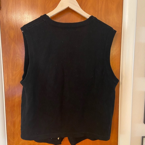 Classic Christmas Vest - Picture 4 of 4